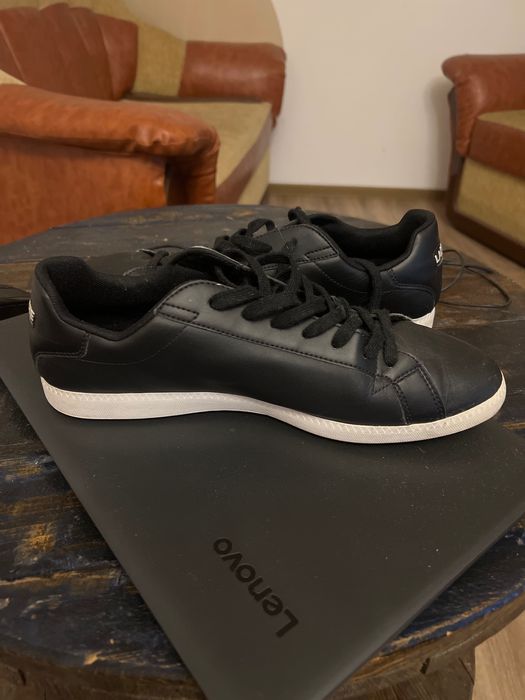 Lacoste 45 ,purtați de 3-4 ori dar sunt ca și noi