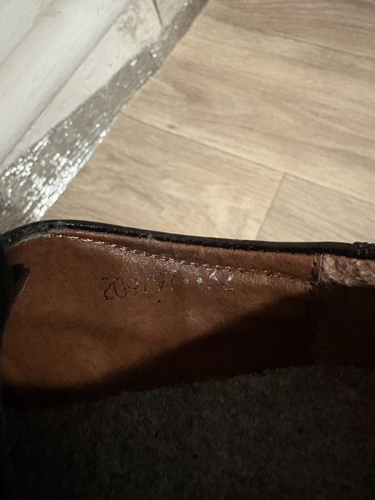 Прлдам обувь для мальчика школьная.