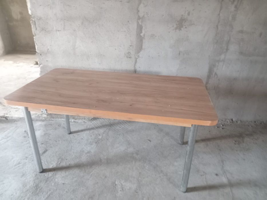 Продам стол для кухни