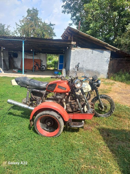 Продаётся Иж планета 5 , 2мотоцикла.