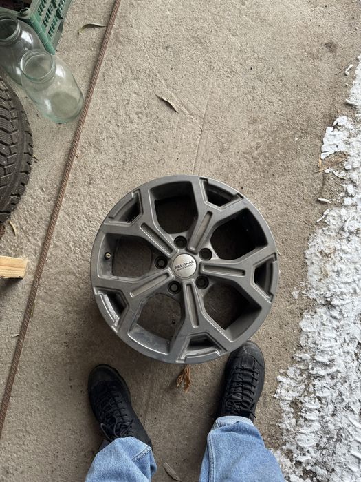 Продам диски r 16 стояли на машине пол года