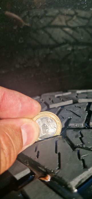 2 броя гуми 235 65 17 АТ Hankook dynapro