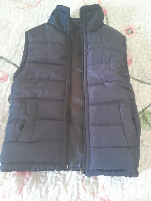 Bezrukavka na malchika na3-4 goda