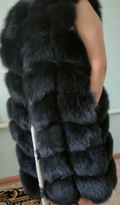 Продам женскую безрукавку из чернобурки
