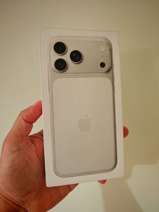 НАЛИЧЕН! НОВ! İPhone 17 Pro Max 256GB Silver  USA Гаранция!