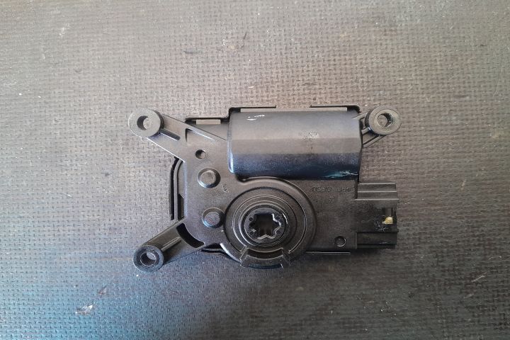 Motoras clapeta aeroterma 2Q0907511F 2Q0907511F Volkswagen VW Golf a