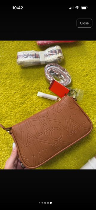 Geanta umar Valentino