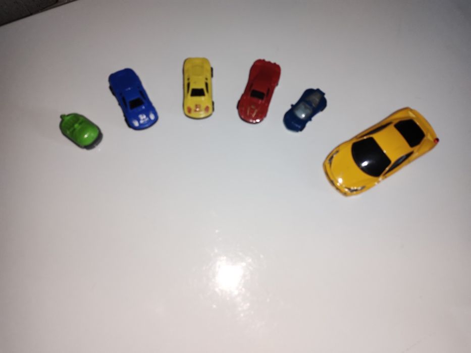 Игрушечные машинки малых габаритов