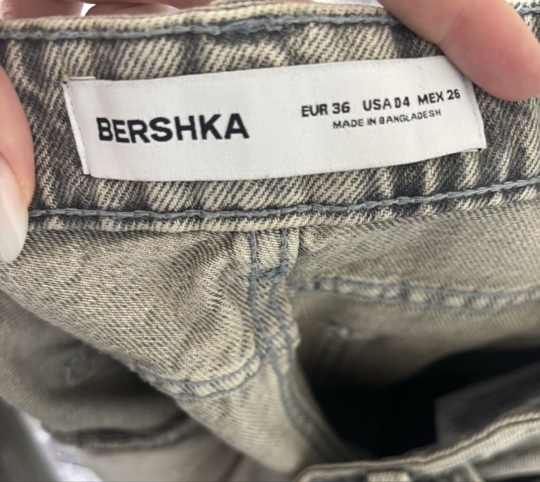 Джинсы    bershka