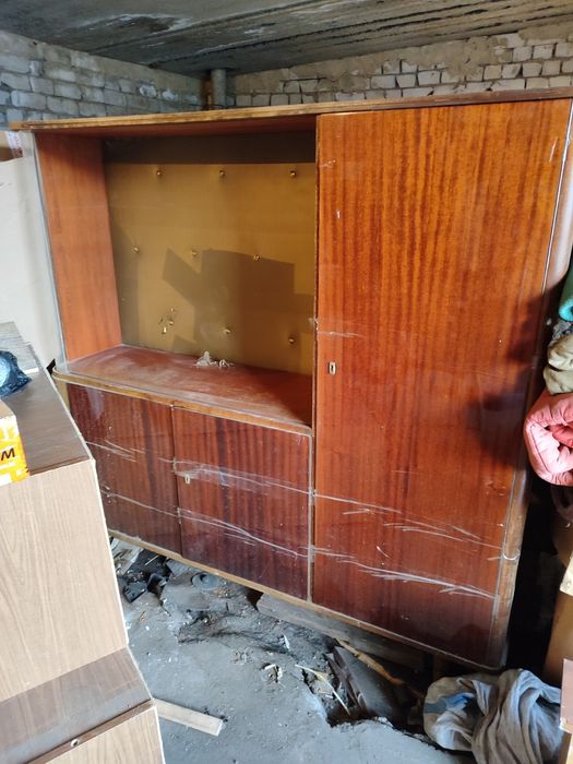 Продам сервант в хорошем состоянии