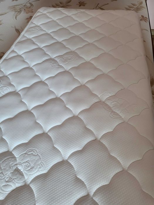 Mатрак за бебешка кошара на Nani