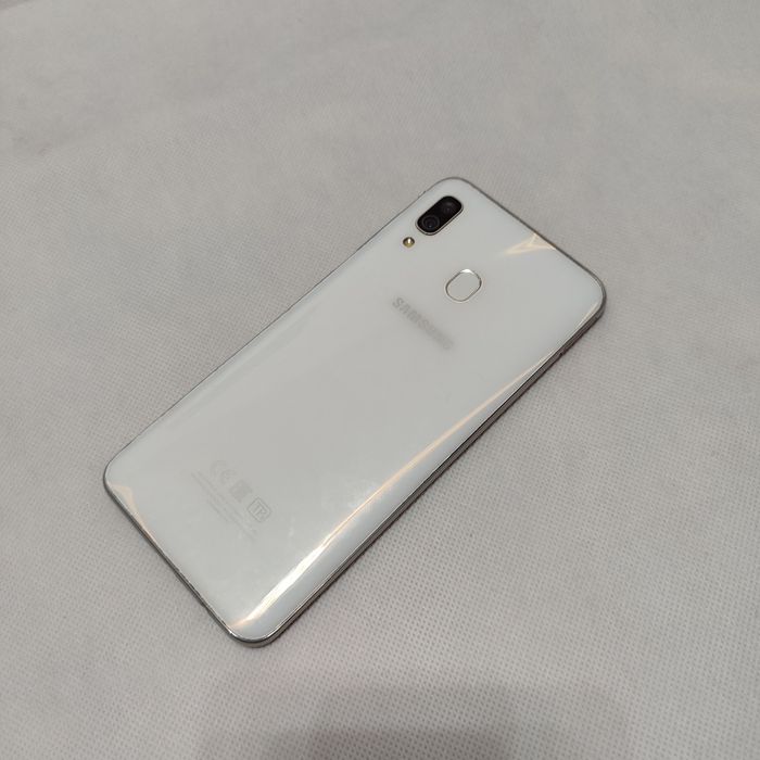 Samsung Galaxy A30 ideal holda