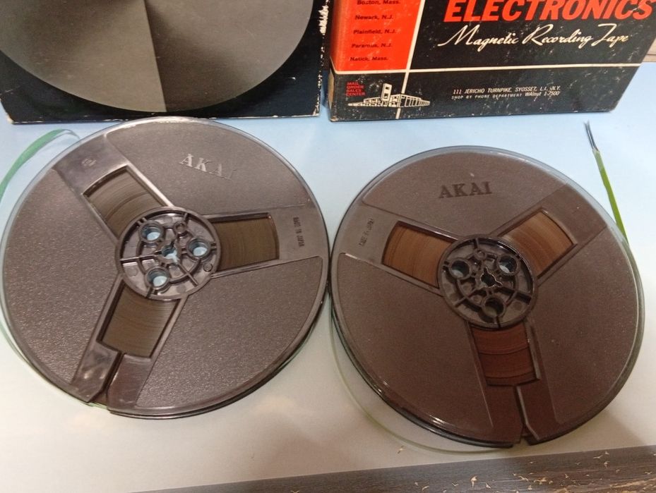 Akai 18 cm 2 role  magnetofon