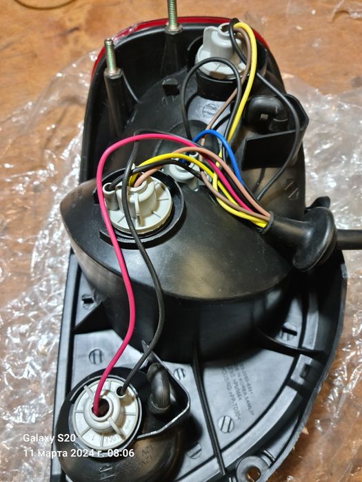 Продам левый  задний фонарь от Матиза