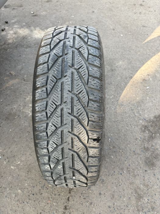 Липучки в комплекте четыре шины