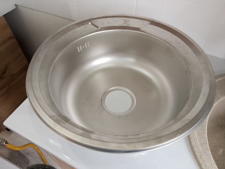 Продам кухонную мойку