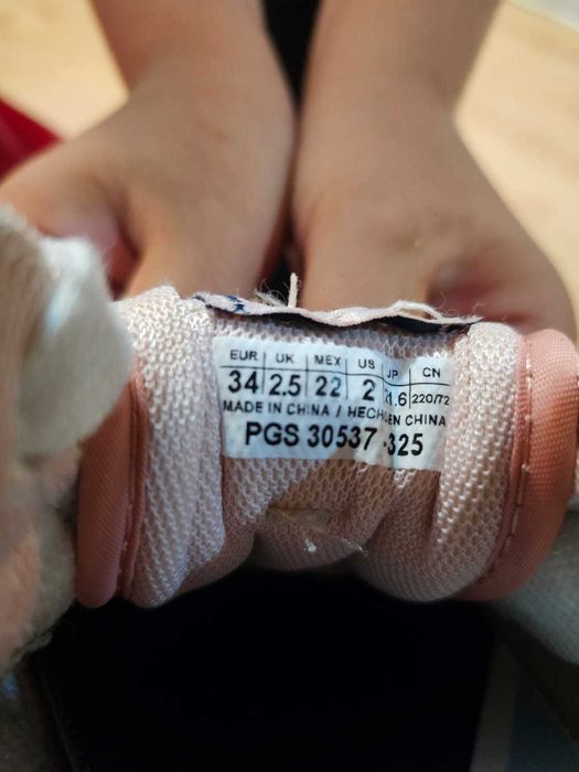 продам кроссовки