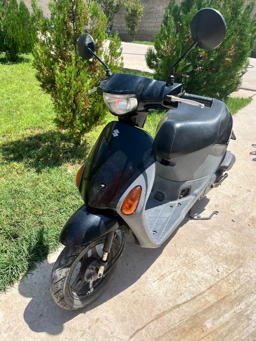 Скутер японский Suzuki