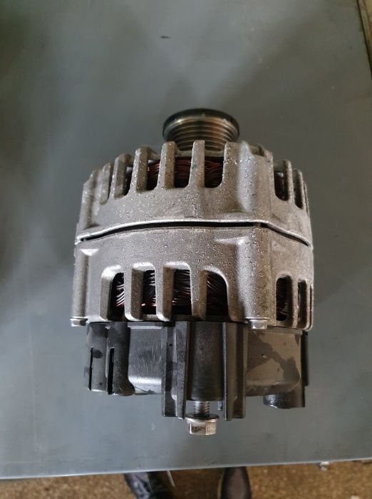 Alternator Audi A6 c7 4g cod: 04l903017c