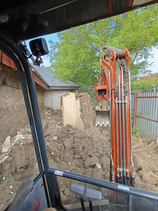 Miniexcavator 2,6 T cu operator + transport – Barlad-Vaslui