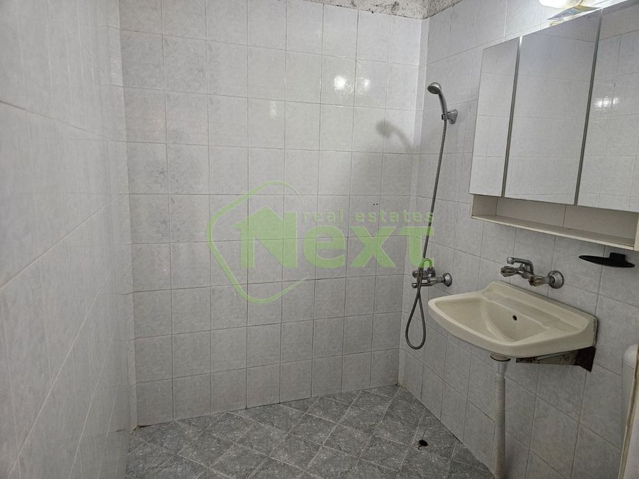 Продава се Тристаен апартамент в София, Връбница 1 - 85 кв.м за 1942 €/кв.м - Снимка #11