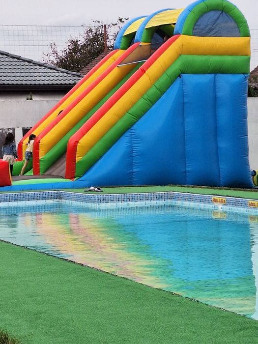 Inchiriez tobogan gonflabil