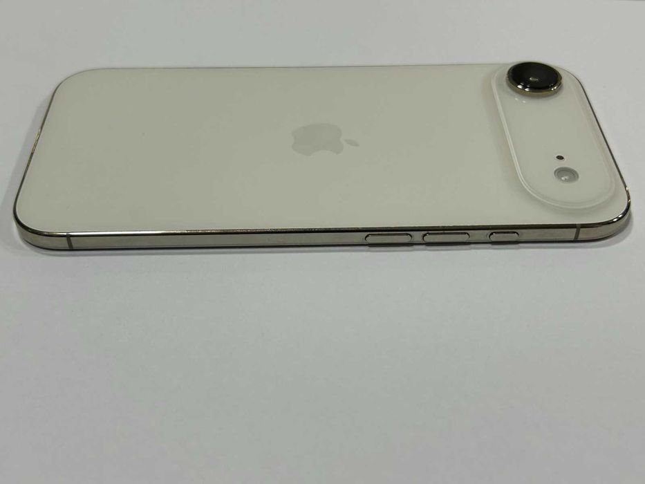 iPhone Air 256GB / 100%