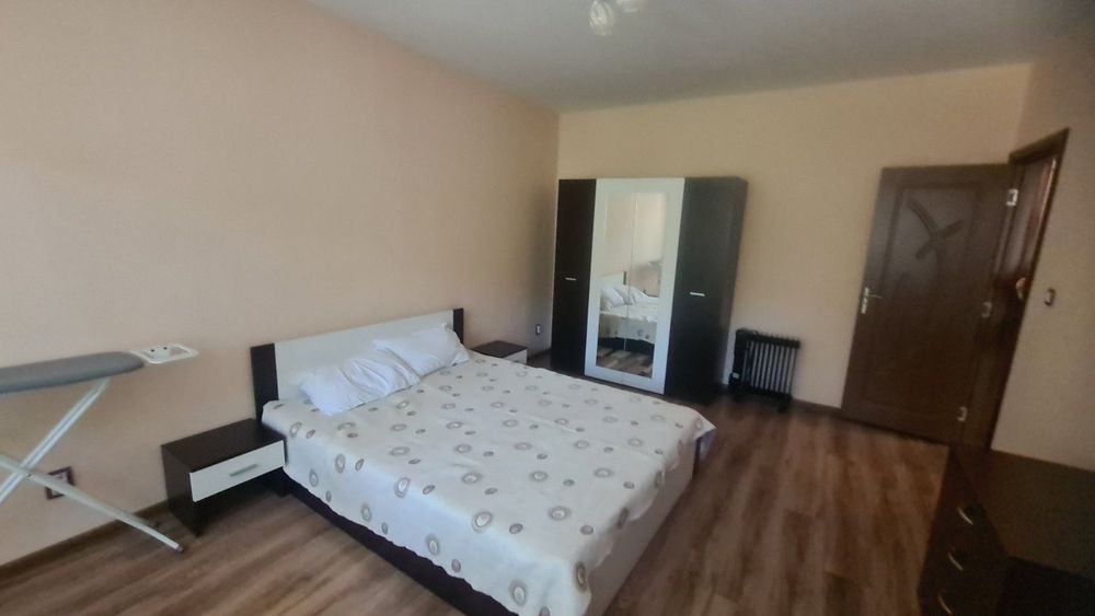 Дава се под наем Тристаен апартамент в Варна, Център - 80 кв.м за 800 € - Снимка #6