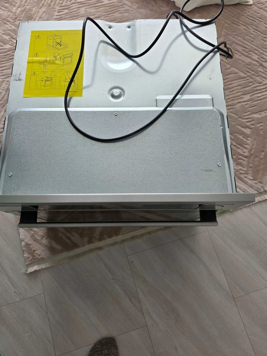 Продавам Фурна AEG