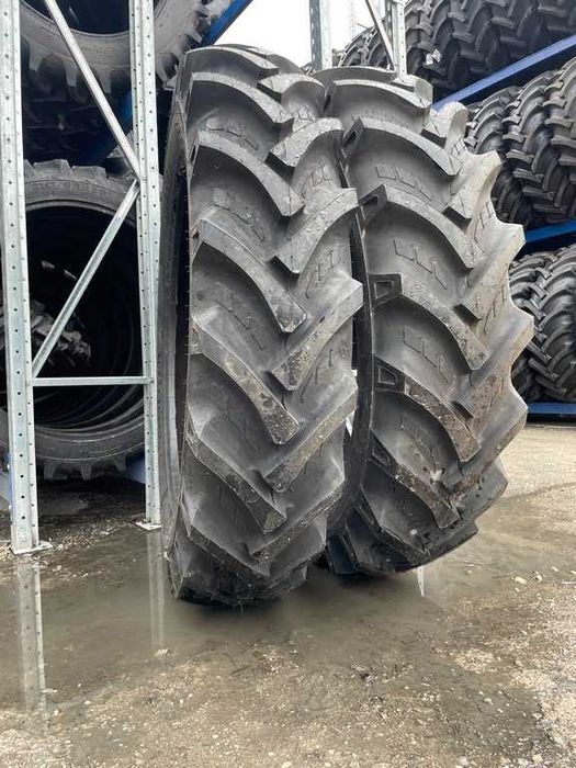 Marca BKT 14.00-38 FARM SPECIAL cu 8 pliuri pentru tractor U650