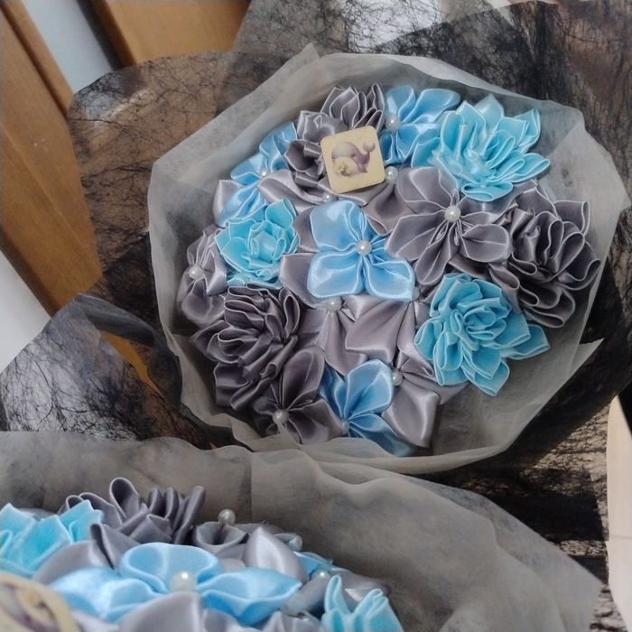 Buchet de flori din satin