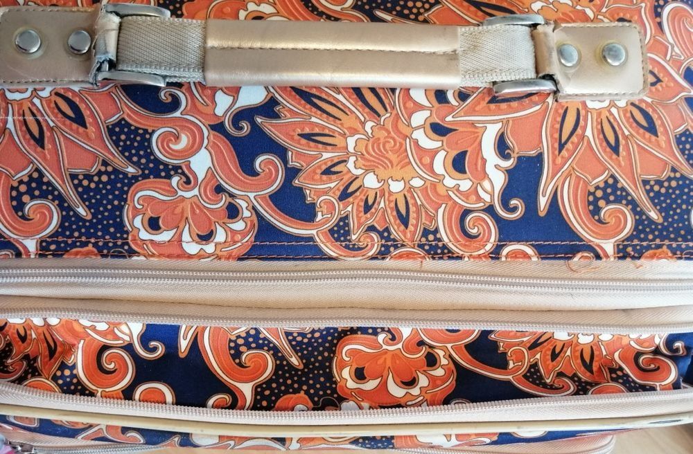 Куфари 3 бр, с 2 колелца:черен от плат, Kathy Von Zeeland, син твърд