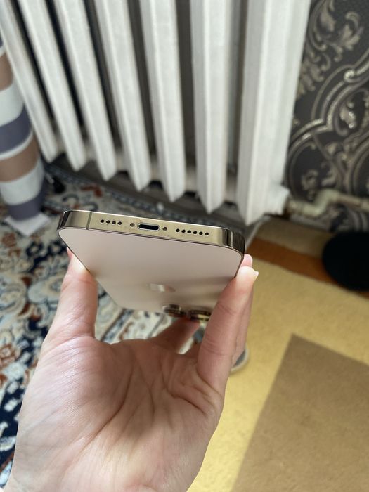 Продам айфон 14 про макс