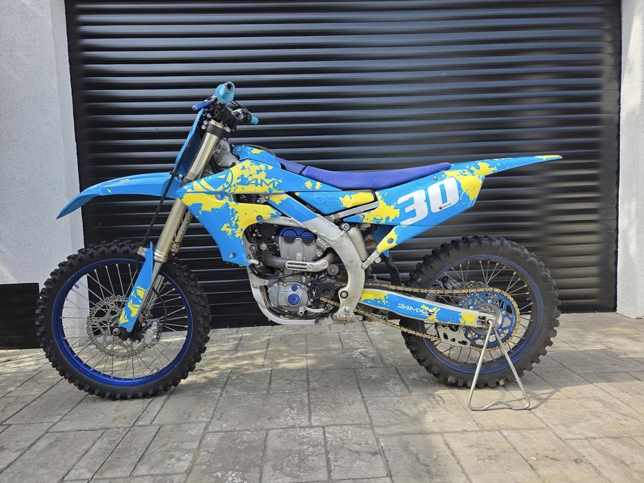 Yamaha YZ250F 2022 • sub 50 de ore • pornire electrică. Motocicletă întreținută, gata de utilizare.