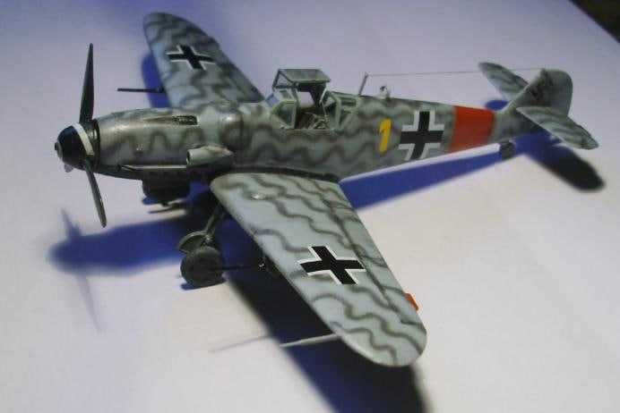 Сборная модель самолета Мессершмитт Bf 109 G-6 (Italeri, 1:72)