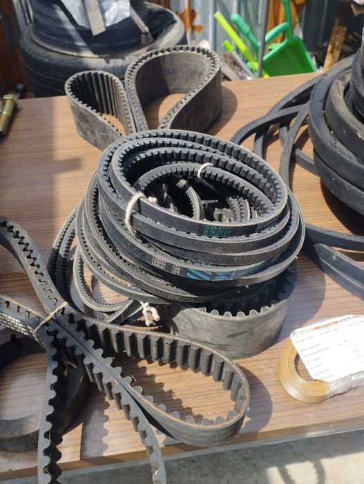 Vând diverse piese rămase la închiderea unei firme..