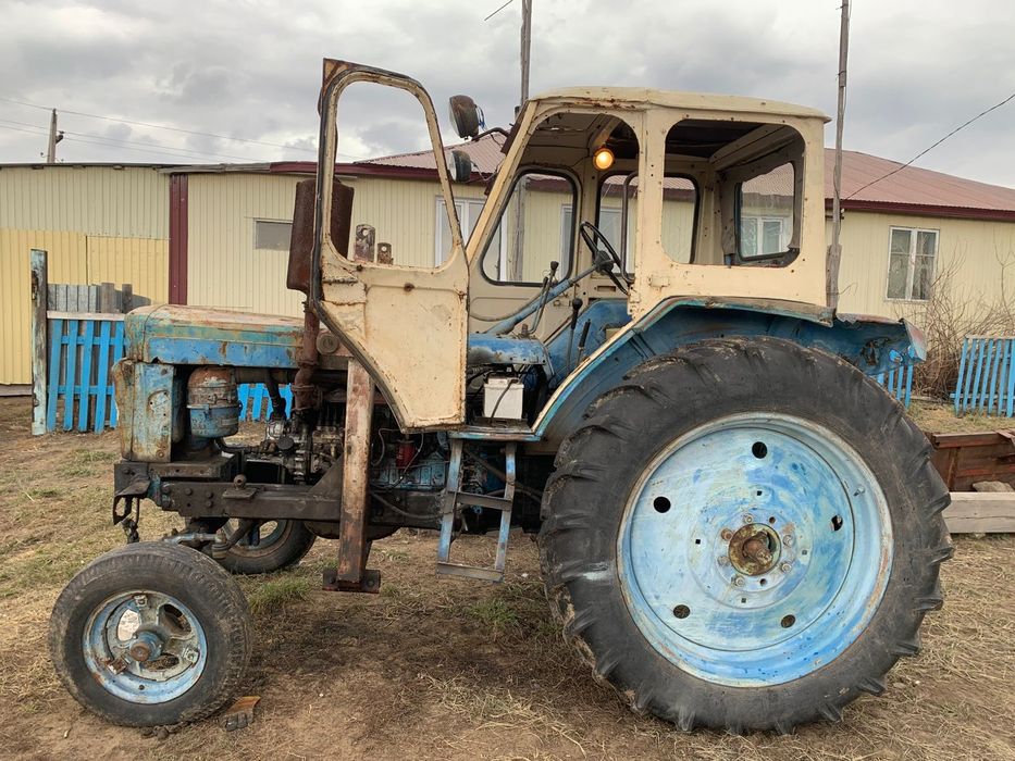 Продам трактор Т -40  в комплекте, на ходу