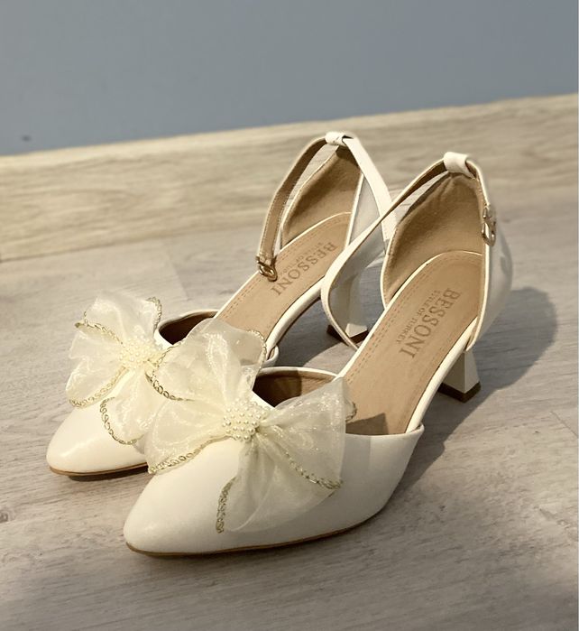 женский туфли сатылады