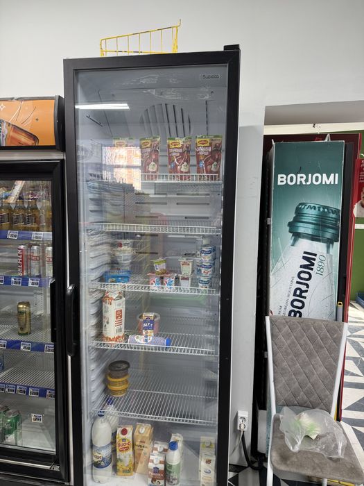 Продам холодильники и морозильник.