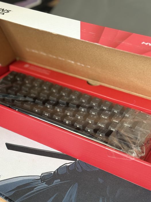 наушник-клавиатура-микрофон