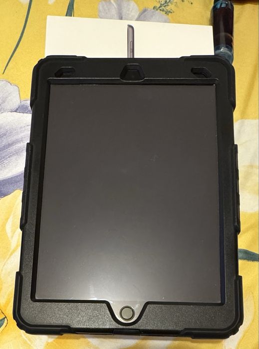 Apple iPad th9(gen)wi-fi 64 gb