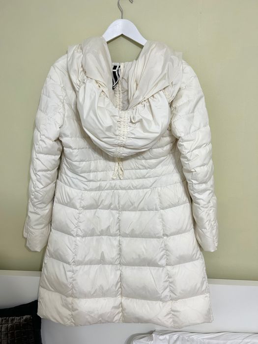 Geacă Motivi albă mărime S-M 200 RON