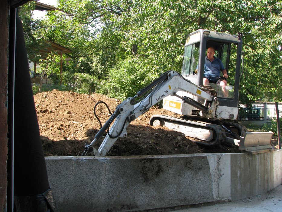 Услуги с мини багер 3т с чук, кофи 23,30,60,100мм, самосвал