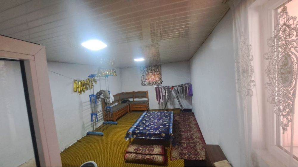 Парвоз махалля 8 комнат 5.3-сотих отличная локация