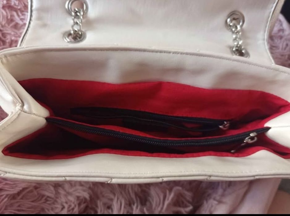 Дамска чанта Guess