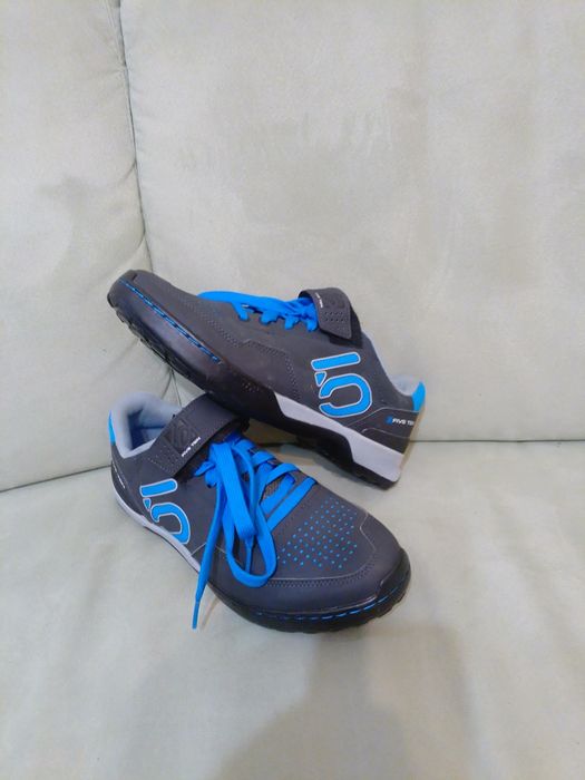 Papuci pentru biciclete speciale