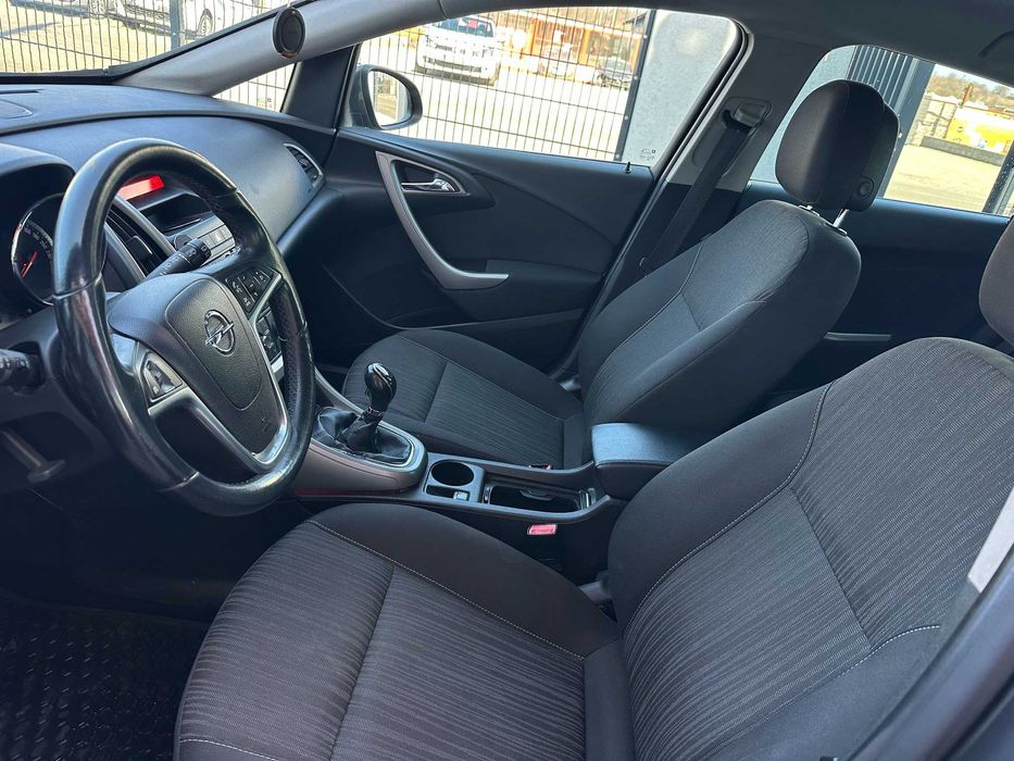 Opel Astra J 1,7 cdti 2012