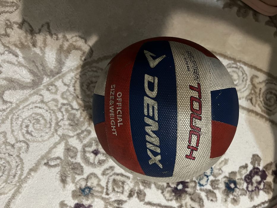 Волейбольный мяч