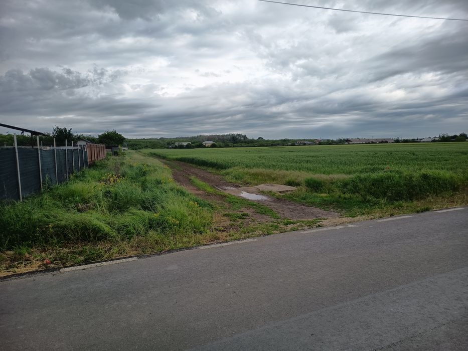 Se oferă spre vânzare teren intravilan in comuna Dragomirești Deal