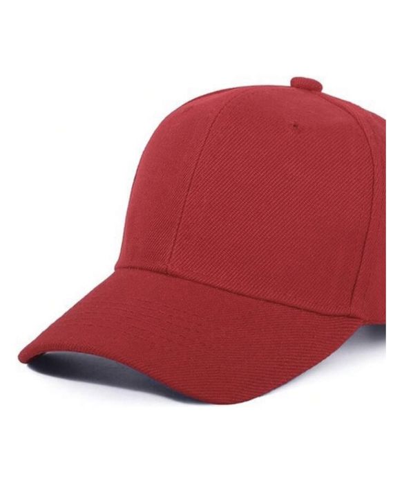 Красная кепка универсальная